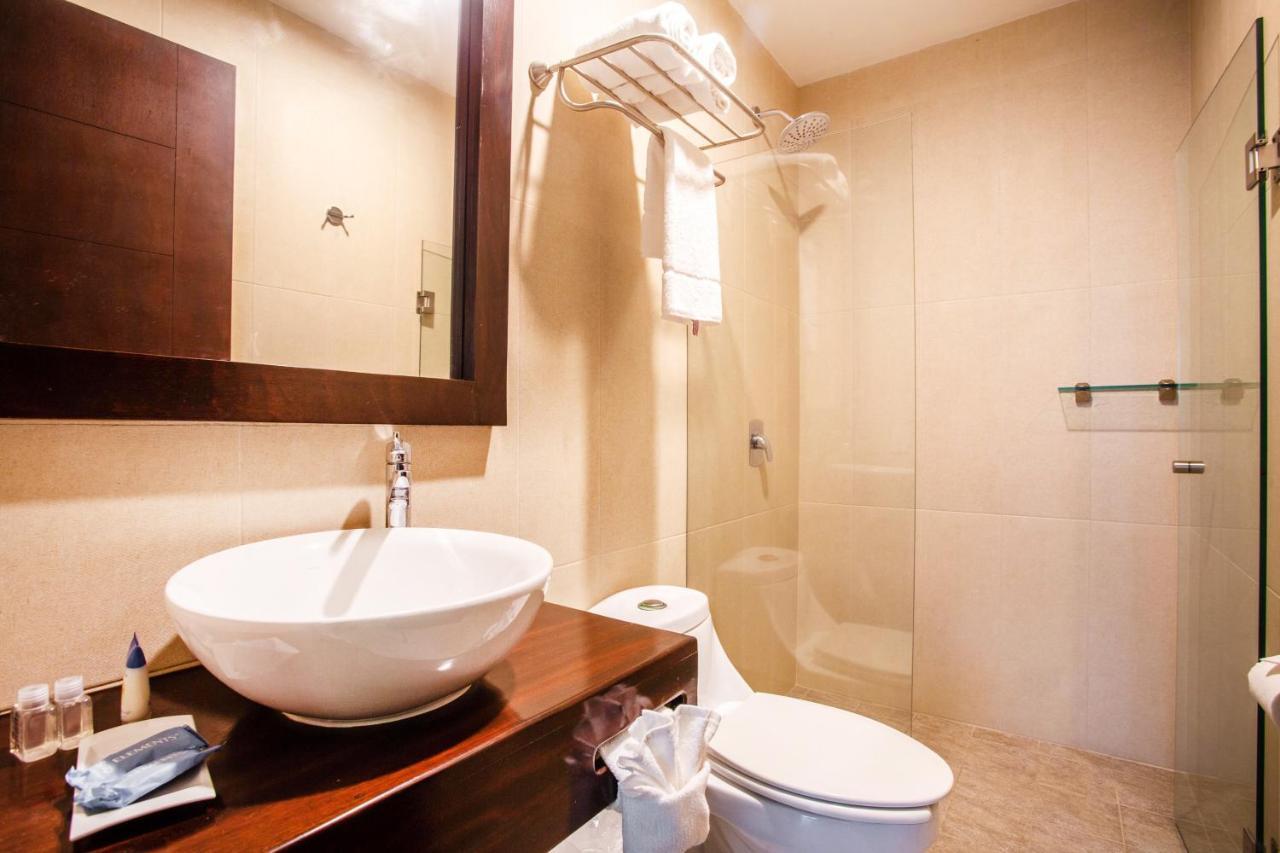Blaze Hotel & Suites Пуэрто-Вальярта Экстерьер фото