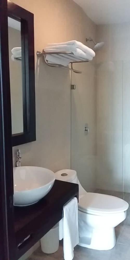 Blaze Hotel & Suites Пуэрто-Вальярта Экстерьер фото
